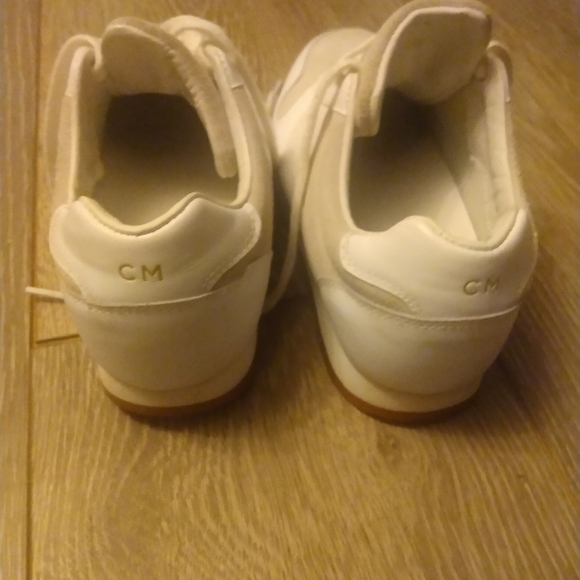 Shoe - Picture 4 of 4